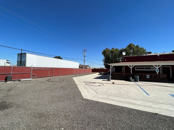 Turn Key Bar & Apartment in Riverdale, CA: 5020 19 1/2 Ave, Riverdale, CA 93656